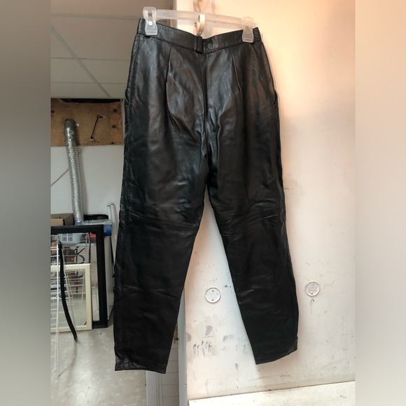 Wide front pockets and front folds leather pants - Picture 3 of 4
